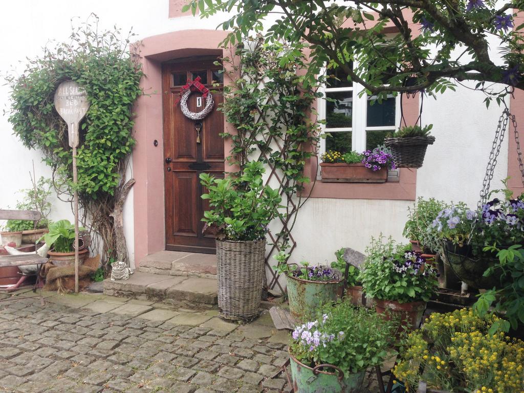 All Seasons Bed & Breakfast Kerpen  Екстериор снимка
